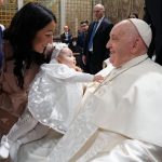 Pope Francis Instagram - EN: The voice of the Father, which in the #GospelOfTheDay proclaims: "You are my beloved Son" (Mk 1:11), reveals that Jesus is the Son of God. It recalls our own Baptism that immersed us in God's infinite embrace, filling us with the strength of His saving love. PT: A voz do Pai presente no #EvangelhoDeHoje: "Tu és o meu Filho Amado" (Mc 1,11) revela que Jesus é o Filho de Deus e também lembra-nos do nosso Batismo, o qual nos imergiu no abraço infinito de Deus, transmitindo-nos a força do seu amor salvador. ES: La voz del Padre que en el #EvangeliodeHoy proclama: «Tú eres mi Hijo amado» (Mc 1,11) nos revela que Jesús es el Hijo de Dios; y nos recuerda nuestro bautismo, que nos sumerge en el abrazo infinito de Dios y nos transmite la fuerza de su amor que salva. IT: La voce del Padre che nel #VangeloDiOggi proclama: «Tu sei il Figlio mio, l’amato» (Mc 1,11) rivela che Gesù è il Figlio di Dio e ricorda anche il nostro Battesimo, che ci immerge nell’abbraccio infinito di Dio, trasmettendoci la forza del suo amore che salva. FR: La voix du Père qui dans #Evangiledujour proclame : «Tu es mon Fils bien-aimé» (Mc, 1,11) révèle que Jésus est le Fils de Dieu et rappelle aussi notre baptême qui nous immerge dans l’étreinte infinie de Dieu, nous transmettant la force de son amour qui sauve. DE: Die Stimme des Vaters, die im #Evangeliumvonheute verkündet "Du bist mein geliebter Sohn " (Mk 1,11), offenbart, dass Jesus Gottes Sohn ist, und erinnert auch an unsere Taufe, die uns in die unendliche Umarmung Gottes eintaucht und uns die Kraft seiner rettenden Liebe vermittelt. PL: Głos Ojca, który w #EwangeliaDnia obwieszcza: „Ty jesteś moim synem umiłowanym” (Mk 1,11) objawia, że Chrystus jest Synem Bożym i mówi także o naszym chrzcie, który zanurza nas w nieskończonym objęciu Boga, przekazując nam moc swojej zbawczej miłości. Sistine Chapel