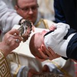Pope Francis Instagram - EN: The voice of the Father, which in the #GospelOfTheDay proclaims: "You are my beloved Son" (Mk 1:11), reveals that Jesus is the Son of God. It recalls our own Baptism that immersed us in God's infinite embrace, filling us with the strength of His saving love. PT: A voz do Pai presente no #EvangelhoDeHoje: "Tu és o meu Filho Amado" (Mc 1,11) revela que Jesus é o Filho de Deus e também lembra-nos do nosso Batismo, o qual nos imergiu no abraço infinito de Deus, transmitindo-nos a força do seu amor salvador. ES: La voz del Padre que en el #EvangeliodeHoy proclama: «Tú eres mi Hijo amado» (Mc 1,11) nos revela que Jesús es el Hijo de Dios; y nos recuerda nuestro bautismo, que nos sumerge en el abrazo infinito de Dios y nos transmite la fuerza de su amor que salva. IT: La voce del Padre che nel #VangeloDiOggi proclama: «Tu sei il Figlio mio, l’amato» (Mc 1,11) rivela che Gesù è il Figlio di Dio e ricorda anche il nostro Battesimo, che ci immerge nell’abbraccio infinito di Dio, trasmettendoci la forza del suo amore che salva. FR: La voix du Père qui dans #Evangiledujour proclame : «Tu es mon Fils bien-aimé» (Mc, 1,11) révèle que Jésus est le Fils de Dieu et rappelle aussi notre baptême qui nous immerge dans l’étreinte infinie de Dieu, nous transmettant la force de son amour qui sauve. DE: Die Stimme des Vaters, die im #Evangeliumvonheute verkündet "Du bist mein geliebter Sohn " (Mk 1,11), offenbart, dass Jesus Gottes Sohn ist, und erinnert auch an unsere Taufe, die uns in die unendliche Umarmung Gottes eintaucht und uns die Kraft seiner rettenden Liebe vermittelt. PL: Głos Ojca, który w #EwangeliaDnia obwieszcza: „Ty jesteś moim synem umiłowanym” (Mk 1,11) objawia, że Chrystus jest Synem Bożym i mówi także o naszym chrzcie, który zanurza nas w nieskończonym objęciu Boga, przekazując nam moc swojej zbawczej miłości. Sistine Chapel