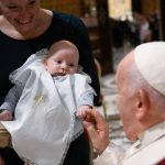 Pope Francis Instagram - EN: The voice of the Father, which in the #GospelOfTheDay proclaims: "You are my beloved Son" (Mk 1:11), reveals that Jesus is the Son of God. It recalls our own Baptism that immersed us in God's infinite embrace, filling us with the strength of His saving love. PT: A voz do Pai presente no #EvangelhoDeHoje: "Tu és o meu Filho Amado" (Mc 1,11) revela que Jesus é o Filho de Deus e também lembra-nos do nosso Batismo, o qual nos imergiu no abraço infinito de Deus, transmitindo-nos a força do seu amor salvador. ES: La voz del Padre que en el #EvangeliodeHoy proclama: «Tú eres mi Hijo amado» (Mc 1,11) nos revela que Jesús es el Hijo de Dios; y nos recuerda nuestro bautismo, que nos sumerge en el abrazo infinito de Dios y nos transmite la fuerza de su amor que salva. IT: La voce del Padre che nel #VangeloDiOggi proclama: «Tu sei il Figlio mio, l’amato» (Mc 1,11) rivela che Gesù è il Figlio di Dio e ricorda anche il nostro Battesimo, che ci immerge nell’abbraccio infinito di Dio, trasmettendoci la forza del suo amore che salva. FR: La voix du Père qui dans #Evangiledujour proclame : «Tu es mon Fils bien-aimé» (Mc, 1,11) révèle que Jésus est le Fils de Dieu et rappelle aussi notre baptême qui nous immerge dans l’étreinte infinie de Dieu, nous transmettant la force de son amour qui sauve. DE: Die Stimme des Vaters, die im #Evangeliumvonheute verkündet "Du bist mein geliebter Sohn " (Mk 1,11), offenbart, dass Jesus Gottes Sohn ist, und erinnert auch an unsere Taufe, die uns in die unendliche Umarmung Gottes eintaucht und uns die Kraft seiner rettenden Liebe vermittelt. PL: Głos Ojca, który w #EwangeliaDnia obwieszcza: „Ty jesteś moim synem umiłowanym” (Mk 1,11) objawia, że Chrystus jest Synem Bożym i mówi także o naszym chrzcie, który zanurza nas w nieskończonym objęciu Boga, przekazując nam moc swojej zbawczej miłości. Sistine Chapel
