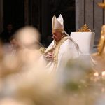 Pope Francis Instagram - EN: May we learn to live every day, every moment, every action with our inner gaze turned to Jesus, in all our joys and sorrows, satisfactions and problems. Let us live everything in the presence and with the grace of Jesus, the Lord, in gratitude and hope. #TeDeum PT: Aprendamos a viver cada dia, cada momento, cada ocupação com o olhar interior voltado para Jesus. Alegrias e dores, satisfações e problemas. Tudo na presença e com a graça de Jesus, o Senhor. Tudo com gratidão e esperança. #TeDeum ES: Aprendamos a vivir cada día, cada momento, cada ocupación con la mirada interior dirigida hacia Jesús. Alegrías y dolores, satisfacciones y problemas. Todo en la presencia y con la gracia de Jesús, el Señor. Todo con gratitud y esperanza. #TeDeum IT: Impariamo a vivere ogni giorno, ogni momento, ogni occupazione con lo sguardo interiore rivolto a Gesù. Gioie e dolori, soddisfazioni e problemi. Tutto alla presenza e con la grazia di Gesù, il Signore. Tutto con gratitudine e speranza. #TeDeum FR: Apprenons à vivre chaque jour, chaque moment, chaque occupation avec notre regard intérieur tourné vers Jésus. Joies et peines, satisfactions et problèmes. Tout cela en présence et avec la grâce de Jésus, le Seigneur. Le tout avec gratitude et espérance. #TeDeum DE: Lernen wir, jeden Tag, jede Stunde, jede Beschäftigung mit unserem inneren Blick auf Jesus geheftet zu leben. Freud und Leid, Zufriedenheit und Probleme. Alles in der Gegenwart und mit der Gnade Jesu, des Herrn. Alles mit Dankbarkeit und Hoffnung. #TeDeum PL: Uczmy się przeżywać każdy dzień, każdą chwilę, każde zajęcie z wewnętrznym spojrzeniem zwróconym na Jezusa. Radości i smutki, satysfakcje i problemy. Wszystko w obecności i z łaską Jezusa. Wszystko z wdzięcznością i nadzieją. #TeDeum Città Del Vaticano
