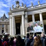 Pope Francis Instagram - EN: Jesus identifies with those who are hungry, thirsty, strangers, sick, and prisoners. He tells us that we are "blessed" when we respond to these poverties with love—not turning away but drawing near to those in need. #GospelOfTheDay PT: Jesus se identifica com os famintos, os sedentos, os estrangeiros, os doentes, os presos, e nos diz que se somos "benditos" se respondemos a essas pobrezas com amor: não olhando para o outro lado, mas estando perto dos necessitados. #EvangelhoDeHoje IT: Gesù si identifica con gli affamati, gli assetati, gli stranieri, gli ammalati, i carcerati e ci dice che si è “benedetti” se si risponde a queste povertà con amore: non voltandosi dall’altra parte, ma facendosi vicini a chi è nel bisogno. #VangeloDiOggi PL: Jezus identyfikuje się z głodnymi, spragnionymi, przybyszami, chorymi i więźniami. Mówi, że jesteśmy „błogosławieni”, gdy odpowiadamy na te biedy z miłością: nie odwracając oczu, tylko będąc blisko, tych którzy są w potrzebie. #EwangeliaDnia DE: Jesus identifiziert sich mit den Hungernden, Dürstenden, Fremden, Kranken, Häftlingen und sagt uns, dass man gesegnet ist, wenn man auf diese Arten von Armut mit Liebe antwortet: indem man sich nicht abwendet, sondern sich den Bedürftigen nähert. #Evangeliumvonheute Vatican City