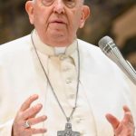 Pope Francis Instagram - EN: Jesus says clearly that what makes something to eat good or bad, let us say, the bad thing about food, is not the food in itself but the relationship we have with it. (…) The way we eat is the manifestation of something inner: a predisposition to balance or immoderation; the capacity to give thanks or the arrogant presumption of autonomy; the empathy of those who share food with the needy, or the selfishness of those who hoard everything for themselves. This question is so important. Tell me how you eat, and I will tell you what kind of soul you possess. In the way we eat, we reveal our inner selves, our habits, our psychological attitudes. PT: Jesus diz claramente que o que faz a bondade ou a maldade, digamos assim, de um alimento, não é o alimento em si, mas a relação que tivermos com ele.(...) A alimentação é a manifestação de algo interior: a predisposição para o equilíbrio, ou para o exagero; a capacidade de dar graças, ou a arrogante pretensão de autonomia; a empatia de quem sabe partilhar a comida com os necessitados, ou o egoísmo de quem acumula tudo para si. Esta questão é muito importante: diz-me como comes e dir-te-ei que alma tens. No modo de comer revela-se a nossa interioridade, os nossos hábitos, as nossas atitudes psíquicas. FR: Jésus précise que ce qui fait la bonté ou la méchanceté, dirons-nous, d’un aliment, ce n’est pas l’aliment lui-même, mais la relation que nous entretenons avec lui. L’alimentation est la manifestation de quelque chose d’intérieur : la prédisposition à l’équilibre ou à la démesure ; la capacité de rendre grâce ou la prétention arrogante à l’autonomie ; l’empathie de ceux qui savent partager la nourriture avec les nécessiteux ou l’égoïsme de ceux qui accumulent tout pour eux-mêmes. Dis-moi comment tu manges et je te dirai quelle âme tu possèdes.