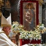 Pope Francis Instagram - EN: May we learn to live every day, every moment, every action with our inner gaze turned to Jesus, in all our joys and sorrows, satisfactions and problems. Let us live everything in the presence and with the grace of Jesus, the Lord, in gratitude and hope. #TeDeum PT: Aprendamos a viver cada dia, cada momento, cada ocupação com o olhar interior voltado para Jesus. Alegrias e dores, satisfações e problemas. Tudo na presença e com a graça de Jesus, o Senhor. Tudo com gratidão e esperança. #TeDeum ES: Aprendamos a vivir cada día, cada momento, cada ocupación con la mirada interior dirigida hacia Jesús. Alegrías y dolores, satisfacciones y problemas. Todo en la presencia y con la gracia de Jesús, el Señor. Todo con gratitud y esperanza. #TeDeum IT: Impariamo a vivere ogni giorno, ogni momento, ogni occupazione con lo sguardo interiore rivolto a Gesù. Gioie e dolori, soddisfazioni e problemi. Tutto alla presenza e con la grazia di Gesù, il Signore. Tutto con gratitudine e speranza. #TeDeum FR: Apprenons à vivre chaque jour, chaque moment, chaque occupation avec notre regard intérieur tourné vers Jésus. Joies et peines, satisfactions et problèmes. Tout cela en présence et avec la grâce de Jésus, le Seigneur. Le tout avec gratitude et espérance. #TeDeum DE: Lernen wir, jeden Tag, jede Stunde, jede Beschäftigung mit unserem inneren Blick auf Jesus geheftet zu leben. Freud und Leid, Zufriedenheit und Probleme. Alles in der Gegenwart und mit der Gnade Jesu, des Herrn. Alles mit Dankbarkeit und Hoffnung. #TeDeum PL: Uczmy się przeżywać każdy dzień, każdą chwilę, każde zajęcie z wewnętrznym spojrzeniem zwróconym na Jezusa. Radości i smutki, satysfakcje i problemy. Wszystko w obecności i z łaską Jezusa. Wszystko z wdzięcznością i nadzieją. #TeDeum Città Del Vaticano
