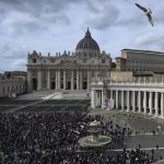 Pope Francis Instagram – EN: Jesus does not allow the house of God to become a marketplace where sales tables take the place of the family table. We are invited on our Lenten journey to create a greater sense of home and less of a market within ourselves and around us. #GospelOfTheDay (Jn 2:13-25)
PT: Jesus não aceita que a casa de Deus se torne um mercado, que os bancos tomem o lugar da mesa da família. O convite para nosso caminho de Quaresma é fazer com que em nós e ao nosso redor haja mais casa e menos mercado. #EvangelhoDoDia (Jo 2,13-25)
ES: Jesús no acepta que la casa de Dios se convierta en un mercado, que los puestos de venta ocupen el lugar de la mesa familiar. La invitación para nuestro camino de Cuaresma es a hacer en nosotros y a nuestro alrededor más casa y menos mercado. #EvangeliodeHoy (Jn 2,13-25)
IT: Gesù non accetta che la casa di Dio diventi mercato, che i banchi di vendita prendano il posto della mensa familiare. L’invito per il nostro cammino di Quaresima è a fare in noi e attorno a noi più casa e meno mercato. #VangeloDiOggi (Gv 2,13-25)
FR: Jésus n’accepte pas que la maison de Dieu devienne un marché, que les comptoirs de vente prennent la place de la table familiale. L’invitation pour notre cheminement de Carême est de faire en nous et autour de nous plus de maison et moins de marché. #EvangileduJour (Jn 2, 13-25)
DE: Jesus akzeptiert nicht, dass das Haus Gottes zum Markt wird, dass die Verkaufsstände den Platz des Familientischs einnehmen. Die Einladung für unseren Weg durch die Fastenzeit besteht darin, in und um uns mehr Zuhause und weniger Markt zu schaffen. #Evangeliumvonheute
PL: Jezus nie godzi się, aby dom Boga stał się targowiskiem, aby stoły bankierów zajęły miejsce rodzinnego stołu. Zaproszenie na naszą drogę wielkopostną: czynienie w nas i wokół nas więcej domu, a mniej targowiska. #EwangeliaNaDziś Vatican City