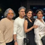 Pragya Jaiswal Instagram - Diwali 2023 ✨✨ A very different Diwali this year - my first everrr away from home, family & friends n I cudnt have asked for more! Grateful for moments spent with this amazing team & looking forward to all that lies ahead 💫💫 Missed you my sparks 🧨❤️ Also happy new year everyone 🥳💥 London, United Kingdom