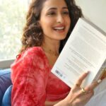 Pragya Jaiswal Instagram - Perfect weather to pick up a book 📚 What are you currently reading?