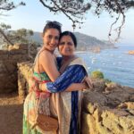 Pragya Jaiswal Instagram - Happy happy birthday dearest Mommy 🎂❤️ Thank you for giving us the best life & for teaching us the values that are with us every step of the way. Wishing you all the joys of life today & always 💕💕 you are our heart !