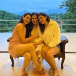 Pragya Jaiswal Instagram - Happy happy birthday dearest Mommy 🎂❤️ Thank you for giving us the best life & for teaching us the values that are with us every step of the way. Wishing you all the joys of life today & always 💕💕 you are our heart !