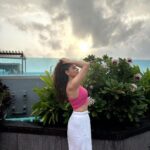 Pragya Jaiswal Instagram - New beginnings, smell of fresh flowers and skyline sunsets 🏠🌸🌅