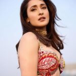 Pragya Jaiswal Instagram - Colours are my love language 💚💛❤️🩷💜 #HoliHai Outfit @mahimamahajanofficial Choker @razwada.jewels Bangle @sanzanyjewels Ring @sanzanyjewels Makeup @athirathakkar Hair @yogitasheth96 Styled by @anshikaav Assisted by @bhatia_tanisha Shot by @venurasuri