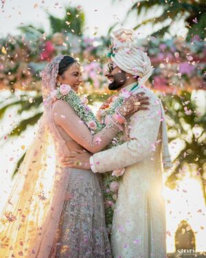 Pragya Jaiswal Instagram - Many many congratulations my loves @rakulpreet @jackkybhagnani ❤️❤️❤️
Happiness, togetherness & love forever 🧿💫
Crying brb