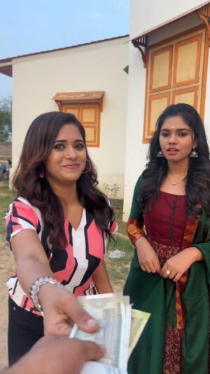 Pranika Dhakshu Instagram - Kaasu Panam Thuttu Money Money...!!!💸😜
சந்தியாராகம் | தினமும் இரவு 9.30 மணிக்கு.

#SandhyaRaagam #Maya #Dhanalakshmi #Janaki #Sandhiya  #ZeeTamil