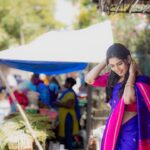 Pranika Dhakshu Instagram - அம்மாச்சி சேலையில் ஒரு மயிலாப்பூர் மாமி…!!!! Wearing my Ammachi saree for today..!!! Today is a special day and i wore my grandmother’s saree . one of the few that i selected from her Alammari..!!!! I feel like a “CHAMATHU PONNU” in #Ammachisaree Draping a vintage single side border purple & pink border Kanchivaram silk saree…!!! As I stepped out, Enga Veetu Mahalakshmi, Annapoorani (My AMMACHI) said , “MAHALAKSHMI MATHIRI IRUKKA Dii “ With so much excitement and sparkle in her eyes..!!! ஒவ்வொரு சேலையும் ஒரு கதை சொல்லும்…நானும் கதை சொல்கிறேன் எங்கள் வீட்டு கதை சொல்லியாய்….!!! பாதி கிழிந்த இதழை ஒவ்வொரு பக்கமாய்ப் புரட்டி அ ,ஆ , இ எனச் சொல்லும் அம்மாச்சியின் சிறு குழந்தையாய் நான்!!! ஒரு சொல் கவிதைக்கு அவள் ஏகப் பொருத்தம் !!! அவள் முகவரி தான் எங்கள் முகவரி என்ற அடையாளமே போதுமானதாக இருக்கும் அவள் அறிமுகத்திற்கு..!!! கூப்பிடு தூரமென்றாலும் கோடை விடுமுறைக்கு மட்டும்தான் அம்மாச்சி வீட்டுக்கு..!!! கொஞ்சம் அன்புக்காக எனது சிறு புன்னகைக்காக ஜீவனுக்குள் பாசத்தின் ஜென்மத்தைப் பதுக்கியவள் அவள்..!!! அவள் எங்க வீட்டு அன்னபூரணி !!! எனக்குத் தெரிந்து அம்மாச்சியின் நெடும் பயண தூரமே வாசலுக்கும் சமையலறைக்கும் இடைப்பட்ட தூரம் தான்..!!! எங்களுக்கு என்ன பிடிக்கும் என்பதை யோசித்தே , சமையல் கட்டிலேயே மங்கிப் போகும் அவளது மாலைப் பொழுதுகள் இன்று வரை…!!! இந்த உலகின் ஆகச்சிறந்த அன்னபூரணி அவள் !!! விளையாட்டாக , சாப்பிடும் போது வயிறு நிறையவில்லை என்பதை , “இன்னும் பொட்டிக்கூடை வரவில்லை” என்று!!! அன்பாக ❤️ அஞ்சறைப் பெட்டியிலும் எங்கள் அன்பில் மட்டும் கரைந்து போவாள்!! கடுகு டப்பாவில் வைத்திருக்கும் சில்லறை காசு தான் எங்கள் வீட்டு பெரும் கடனை கூட சாதாரணமாக்கியது!!! வழியைத் தொலைத்தவளாய் நின்ற போது , “ வாழ ஆயிரம் வழி இருக்குடா” என்று வாழ்வியல் நம்பிக்கை விதை ஊன்றியவள்..!!! புடவையில் அவள் வாசனை உணர்கிறேன்…!!! அடுத்த பிறவி இருந்தால் என் தாயோடு நானும் சேயாய் பிறப்பேன்!!! வானமும் பூமியும் அளந்திடாத பாசக்காரி அவள்!!! Luv u AMMACHI ❤️✨ #pranikadhakshu #ammachi #saree #traditional #kanchipuramsaree #grandmothersaree #grandmasaree