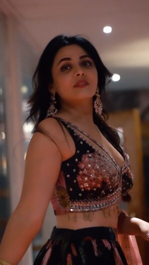 Prarthana Behere Instagram - Jugani 🤍
.
Styled by : -@sakshi_stylist 
Lehenga : - @houseofnoori.in
Jewellery :- @jizajewellerystudio 
Photography:- @_tea_media_