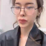 Preechaya Pongthananikorn Instagram - มันก็แลคๆ อะนะ เวลาไม่มีใครคุยด้วยแล้วเถียงกับตัวเอง สรุปใครถูก ฉััน หรือ ฉัน 🥹☺️😂😅😂💖 #reelsinstagram #keytohappiness #fyp #argue_style Bangkok, Thailand