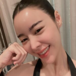 Preechaya Pongthananikorn Instagram - กลับมาแล้วน้า กับ โนฟิวเต้อรรร หน้าก็จะประมานนี้ #nofilter #selfie #imback #thailand🇹🇭