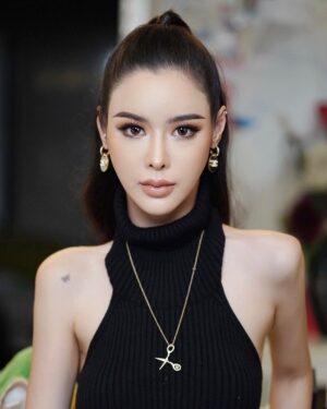 Preechaya Pongthananikorn Instagram - Love at first sight @lovelylensofficial 🥰❤️
