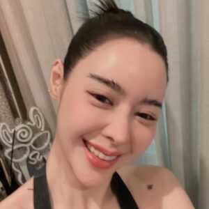 Preechaya Pongthananikorn Instagram - กลับมาแล้วน้า กับ โนฟิวเต้อรรร หน้าก็จะประมานนี้ #nofilter #selfie #imback #thailand🇹🇭