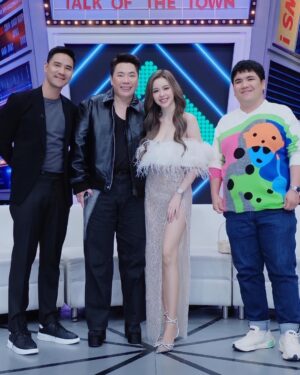 Preechaya Pongthananikorn Instagram - ขอบคุณสำหรับทุกๆคน ที่เป็นห่วงไอซ์นะคะ 
ขอบคุณสำหรับกำลังใจ ความเข้าใจ 
และความรักที่มอบให้ไอซ์นะคะ 
Thank you for all love and support na ka 
Love you all 🤍🤍🤍🤍🤍🥰🌈🫶🏻
ใครที่กำลังท้อ อดทน และผ่านมันไปให้ได้นะคะ 
ทุกอย่างในชีวิตเราไม่สามารถรู้ได้ว่าจะเกิดอะไรขึ้น 
ใช้ชีวิตทุกวันอย่างเต็มที่ เก็บประสบการณ์ไว้เป็นบทเรียน สู้ๆ นะคะ 🤟🏻 ขอบคุณจริงๆ และไอซ์ได้รู้ว่าใครที่อยู่ข้างๆเราในวันที่เราทุกข์ รักษาคนเหล่านี้ไว้นะคะ 🙏🏻🥰