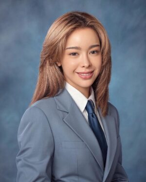Preechaya Pongthananikorn Instagram - Yearbook  ของฉันนั้นนน.......พึ่งได้เล่นกะเค้า #yearbook  #สายฝอ ☺️🤣