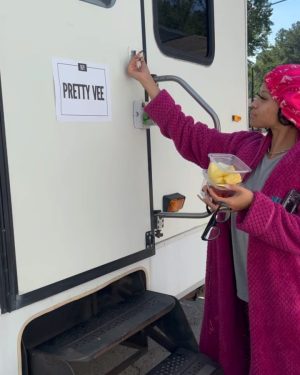 Pretty Vee Instagram - BTS: This Was A HOOD ASS DAY🎥🤩

- Where Do I Begin @iamdesibanks We Make Magic Together & Our Chemistry Is Insane! It Was Only Right For Us To Be Apart Of This! (We Kilt It) I Love You🤍

- @dababy ANOTHA ONE🤩
I Been Knowing You Since 2016 & When I Tell You I’m So Happy & Proud Of You! Your Elevation Is Beautiful!
You Are Very Rare & More Of Your Creativity Showed In This Video & You Should Be So Proud Of Your Gift! I Can’t Wait To See What’s Next For You! 
I Love You🤞🏽

- & As For Me…. Jesus Is GOOD! 
Imma Keep Working & Twerking✨🤩

-“Ghetto Girls” Music Video Out NOW🔥

MUA: @enhancedbyteisha 🤞🏽