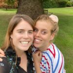 Princess Eugenie Instagram - Happy happy Birthday dear Beabea 🐝 ⁣ Here we are on the eve of your wedding. Still rocking a scrunchie or hair accessory (since the 90s) and huge smiles on our faces. ⁣ ⁣#happybirthday 🥳🎉🥳🎉