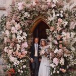 Princess Eugenie Instagram - Couldn't Bea happier (get it) 🐝... ⁣ ⁣ What a complete joy and privilege to watch you, my beautiful big sister, walk down the aisle to dear Edo. I am so proud of you and I'm so excited to support you in the next chapter of your life. We are going to have so much fun together. ⁣ ⁣ Happy wedding day to you both xxxx