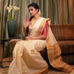 Priyamani Instagram - എല്ലാവർക്കും എന്റെ ഹൃദയം നിറഞ്ഞ ഓണാശംസകൾ🌼🌼🌼 📸…. @v_capturesphotography MUH : … @pradeep_makeup @shobhahawale