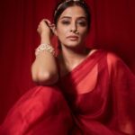 Priyamani Instagram - 🌺🌺 @pinkcitybysarika @raabtabyrahul @aquamarine_jewellery 📸 @sbk_shuhaib Styled by @theitembomb MUH : @pradeep_makeup @shobhahawale