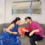 Priyanka Chahar Choudhary Instagram - ‘1 reel’ ki scheme se hi kaam chalana pada 😄 HAPPY RAKHI 🥳🤗🫶🏼