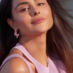 Priyanka Chahar Choudhary Instagram - Girls, we all go through frizzy and dry hair days. We need quick fixes and end up using heating tools and harsh chemicals, this only makes the frizz worse. I’ve learned to embrace natural solutions with @LoveBeautyAndPlanet_In They have this amazing Argan Oil & Lavender 2-Minute Hair Masque. Filled with the natural goodness of Argan & Coconut Oil, this has truly transformed my hair from frizzy to fabulous. So, my quick fix takes just 2 minutes, so effective and great for your hair. What about you? #Ad #lovebeautyandplanet #2minfrizzfix #byebyefrizzyhair #haircare