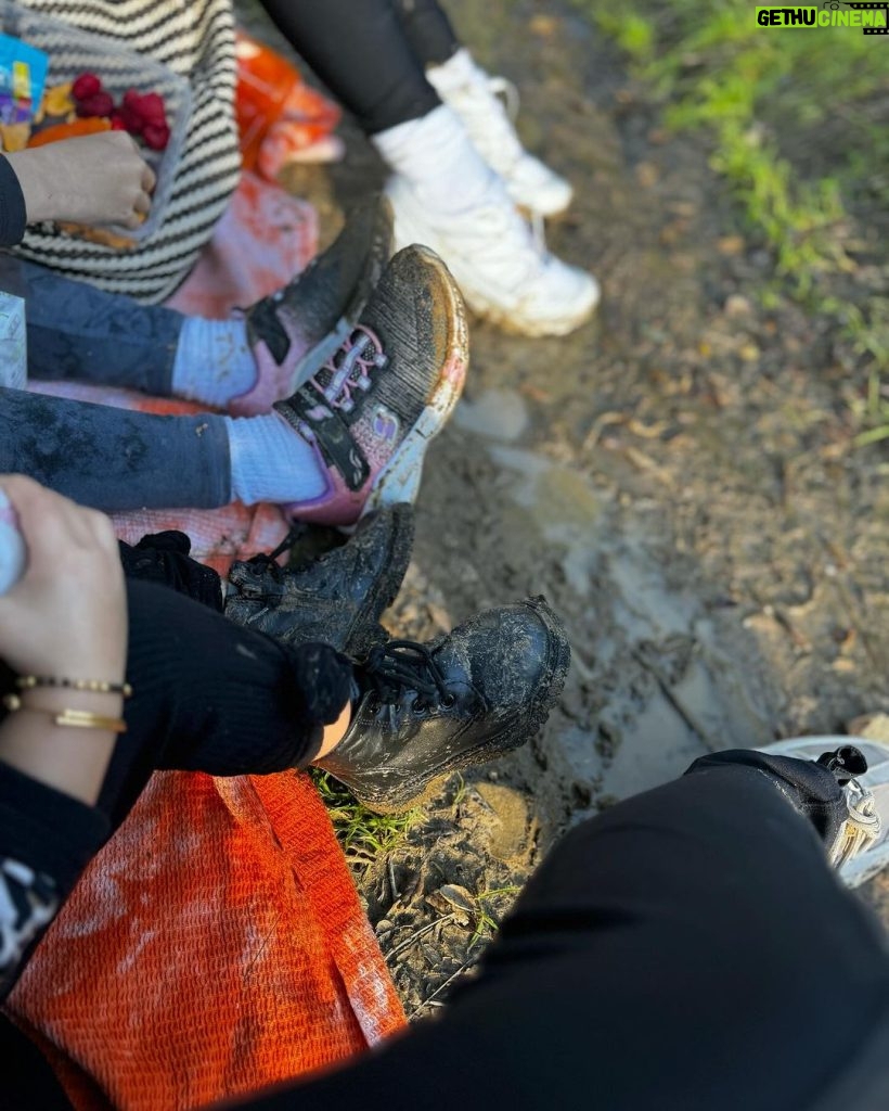 Priyanka Chopra Instagram - The magic of nature. Her first hike. She touched everything, jumped in puddles till she was muddy till her knees. To witness her in real time experiencing everything for the first time.. is just her magic dust that she sprinkles in my life every day. ❤️😍🙏🏽 Topanga State Park