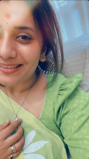Priyanka Deshpande Instagram - Adhayum thaandi punidhamanadhu ❤️🧿
.
.
.
#family #familyfirst #love #lifeisbeautiful 
#positivevibes #onedayatatime