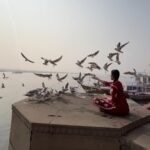 Priyanka KD Instagram - My happy place 😊….. #priyankakholgade #instagram #instagood #instalike #photography #photoshoot #photooftheday #kashi #varanasi #banaras #kashighat #assighat #ghat