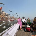 Priyanka KD Instagram - My happy place 😊….. #priyankakholgade #instagram #instagood #instalike #photography #photoshoot #photooftheday #kashi #varanasi #banaras #kashighat #assighat #ghat