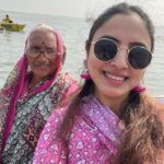 Priyanka KD Instagram - Let’s begin my BirthDay with family … every year I celebrated my birthday out of India with frnds , clubs , dance and whatever bull shit but Now i want celebrate like this #kashivishwanath #kashi #kashivishwanathtemple #varanasi #banaras #priyankakholgade #birthday #birthdaygirl #priyankakd