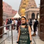 Priyanka KD Instagram - Let’s begin my BirthDay with family … every year I celebrated my birthday out of India with frnds , clubs , dance and whatever bull shit but Now i want celebrate like this #kashivishwanath #kashi #kashivishwanathtemple #varanasi #banaras #priyankakholgade #birthday #birthdaygirl #priyankakd