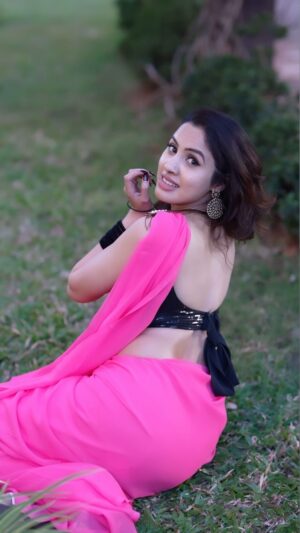 Priyanka KD Instagram - Trending ❤️……. 

#reels #reelsinstagram #reelitfeelit #reelkarofeelkaro #hyderabad #telugu #saree #sareefashion #sareelovers #pinksaree