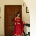 Priyanka Mohan Instagram - 🌶️🌶️🌶️ Outfit- @lajjooc Accessories- @karnikajewelshyd Footwear- @aprajitatoorofficial Styled by- @openhousestudio.in Styling team- @prarthanasrinivasaraja @mithra_kandhaswaami Photos @kannasrihari Hair @chinnahairstylist
