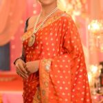 Priyanka Sarkar Instagram – সেজে উঠুন ঐতিহ্যের সাজে, আভিজাত্যের মোড়কে @priyagopalbishoyiofficial -র সঙ্গে। 

#PriyaGopalBishoyi #Saree #EthnicFashion #TraditionalWear #Sarees