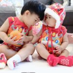 Puttichai Kasetsin Instagram - Happy Chinese New Year 2024 ครับ/ค่ะ พี่ๆ @pjpjpitt @welaand2bros 👦🏻👧🏻🧧🎊🪭🐉😊❤️🍊 ชุดน่ารัก @babylovett_brand