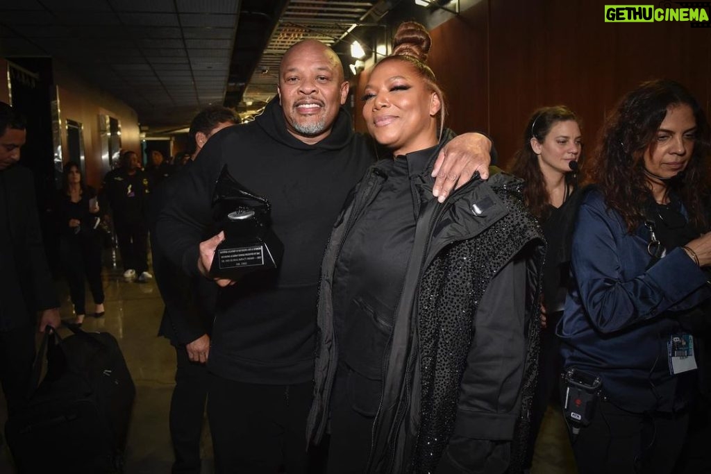 Queen Latifah Instagram - CELEBRATING 50 years of Hip-Hop at the #GRAMMYs last night 🙌🏽🙌🏽🎤🔥🔥🔥