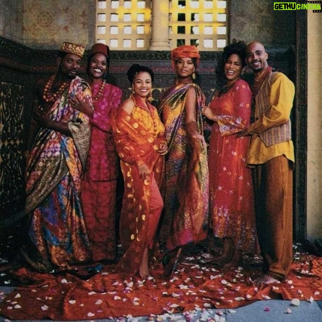 Queen Latifah Instagram - This is taking me back, such a great time ❤️ #LivingSingle Repost from @essence • FROM THE PAGES: Get into this iconic shoot from the February 1995 issue of #ESSENCE. Featuring the cast of 'Living SIngle' in majestic African glam, bold colors, wrapped in melanin allure. It's true blue and tight like glue. 😍 Photography: Marc Baptise