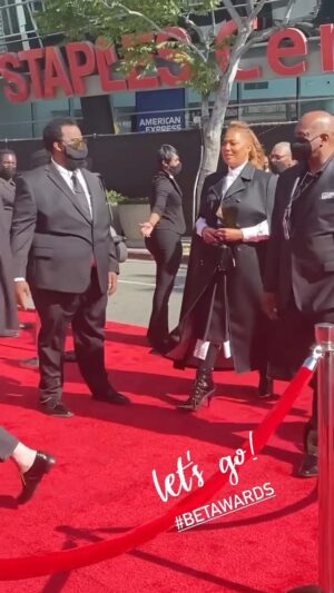 Queen Latifah Instagram - Repost from @bet
•
All hail the queen! @queenlatifah our lifetime achievement honoree. 🔥🔥 👑 #BETAwards #CulturesBiggestNight.