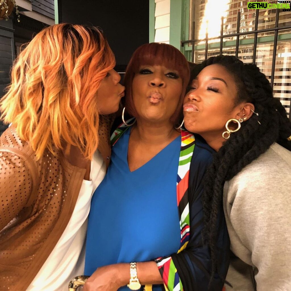 Queen Latifah Instagram - Wishing you the happiest of birthdays @mspattilabelle! Sending you love and light on your special day 😘🎉👑