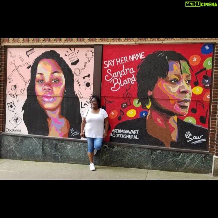 Queen Latifah Instagram - We must continue to demand justice! @iamsawart what a beautiful tribute to #breonnataylor and #sandrabland. And thank you for the portrait of my mother who taught me the importance of using your strength to help others ❤️. Repost from @iamsawart • Say their names! My 2 Masterpieces side by side.🎨 #sandrabland #queensmural #sandyspeaks #breonnataylor #justiceforbreonnataylor #blacklivesmatter #muralart #justiceforsandrabland @studiohouseatl @queenlatifah @aliciakeys @gabunion #saytheirnames #sayhername #blacklivesmatter #blm #blacklivesmattermovement #herlifematters #justice #blmmovement @blavity