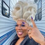 Queen Latifah Instagram - So much fun yesterday bringing Ursula to life 💜🖤💜 #TheLittleMermaidLive #ABC . . Makeup by @makeupbytym Wig by @curtiswilliam Nails by @kimmieKyees and @mobelisa Walt Disney Studios