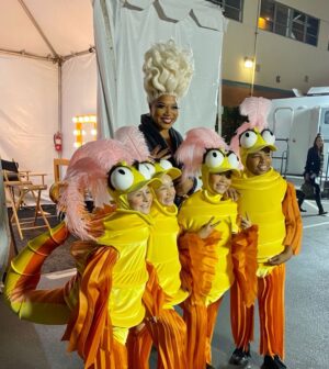 Queen Latifah Instagram - So much fun yesterday bringing Ursula to life 💜🖤💜 #TheLittleMermaidLive #ABC .
.
Makeup by @makeupbytym 
Wig by @curtiswilliam 
Nails by @kimmieKyees and
@mobelisa