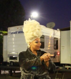 Queen Latifah Instagram - So much fun yesterday bringing Ursula to life 💜🖤💜 #TheLittleMermaidLive #ABC .
.
Makeup by @makeupbytym 
Wig by @curtiswilliam 
Nails by @kimmieKyees and
@mobelisa