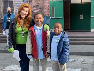 Quinta Brunson Instagram - Abbott season 2 finale tonight!

Thank you all for being with us for another wonderful season. Here’s some bts to celebrate :)

See ya later ✌🏾